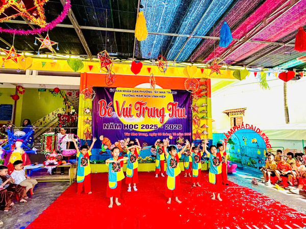 TRƯỜNG MẦM NON VĨNH HIỆP TỔ CHỨC VUI HỘI TRUNG THU